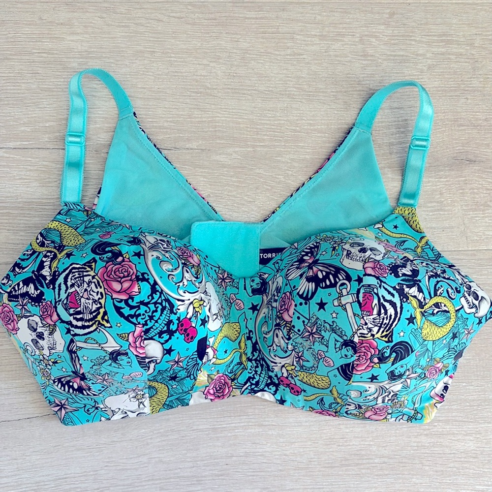 Torrid Curve Dream Wire Free Lightly Lined Everything Tattoo Blue Radiance  40D